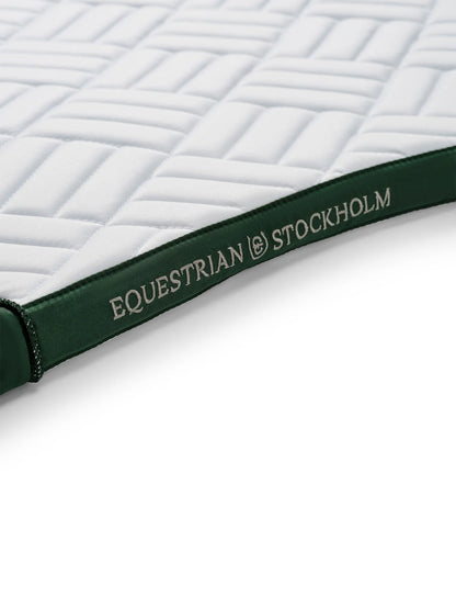 Equestrian Stockholm - FW26 White Sycamore Green - Dressage Saddle Pad Modern dressuurzadeldek