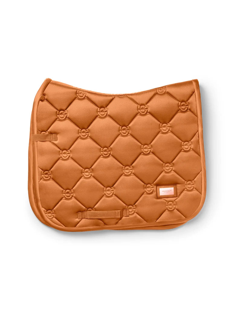 Equestrian Stockholm - FW26 Chestnut - Dressage Saddle Pad Satin dressuurzadeldek