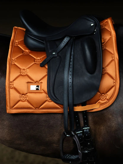 Equestrian Stockholm - FW26 Chestnut - Dressage Saddle Pad Satin dressuurzadeldek