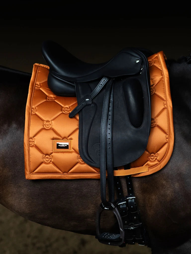 Equestrian Stockholm - FW26 Chestnut - Dressage Saddle Pad Satin dressuurzadeldek