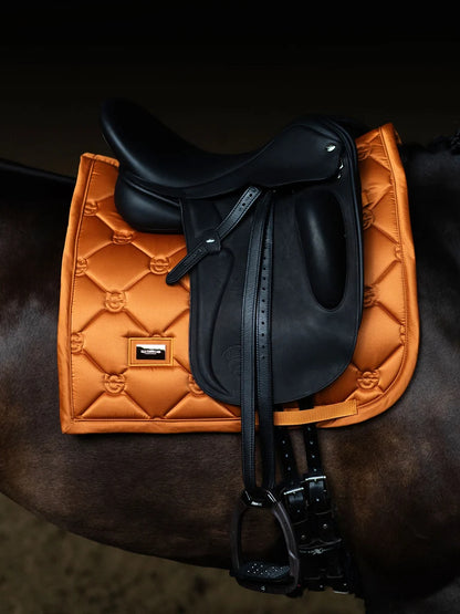 Equestrian Stockholm - FW26 Chestnut - Dressage Saddle Pad Satin dressuurzadeldek