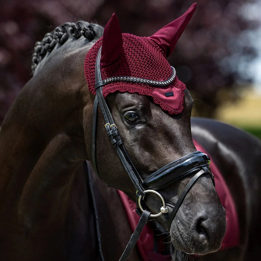 Equestrian Stockholm - FW26 Merlot - Ear Bonnet Satin oornetje