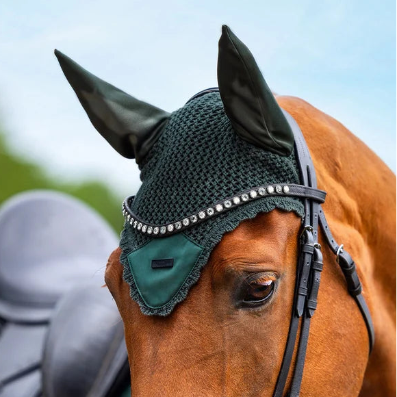 Equestrian Stockholm - FW26 Sycamore Green - Ear Bonnet Satin oornetje