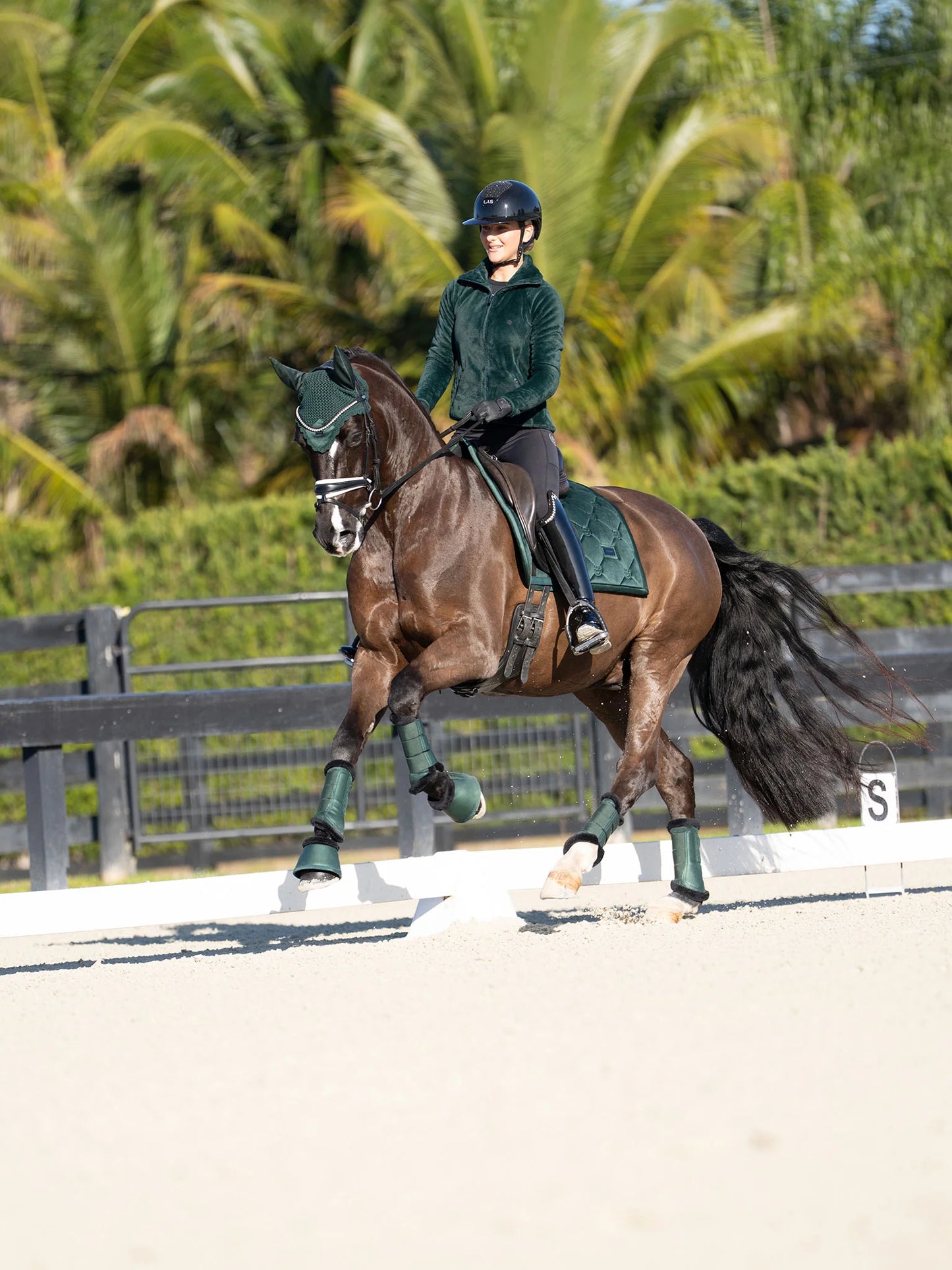Equestrian Stockholm - FW26 Sycamore Green - Fur Mesh Brushing Boots beenbeschermers