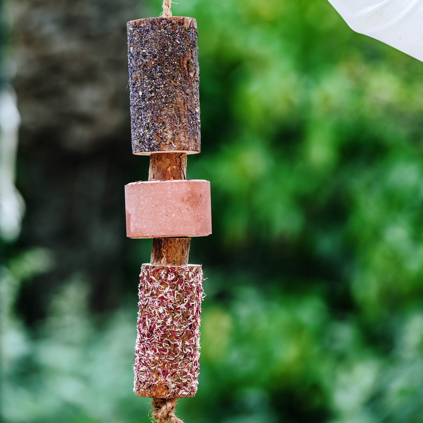 Herbi Horse - Wooden herbal play rope with licking stone Tummy