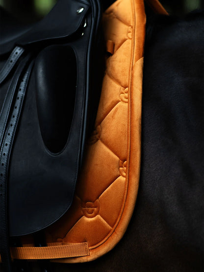 Equestrian Stockholm - FW26 Chestnut - Dressage Saddle Pad Velvet dressuurzadeldek