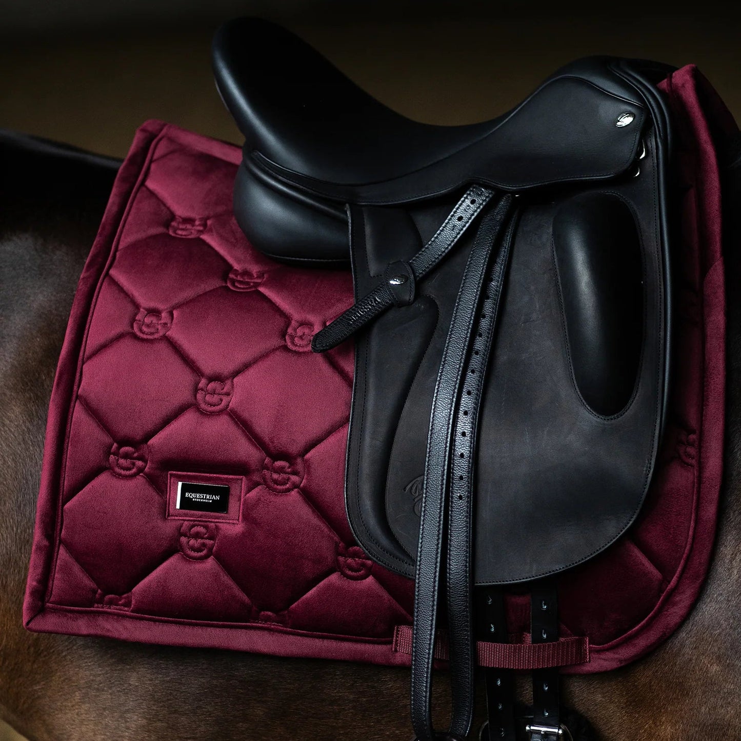 Equestrian Stockholm - FW26 Merlot - Dressage Saddle Pad Velvet dressuurzadeldek