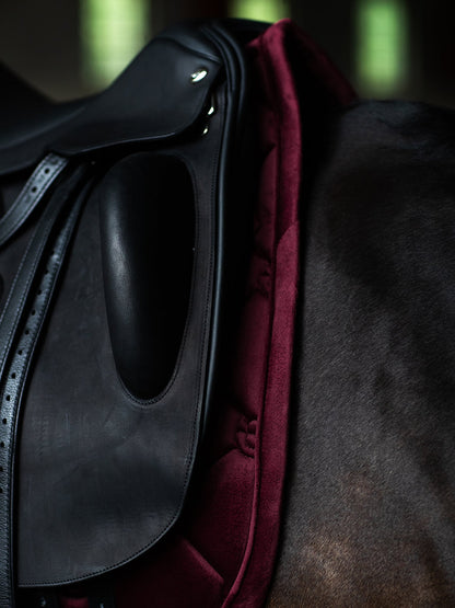 Equestrian Stockholm - FW26 Merlot - Dressage Saddle Pad Velvet dressuurzadeldek