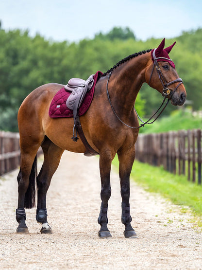 Equestrian Stockholm - FW26 Merlot - Jump Saddle Pad Velvet springzadeldek