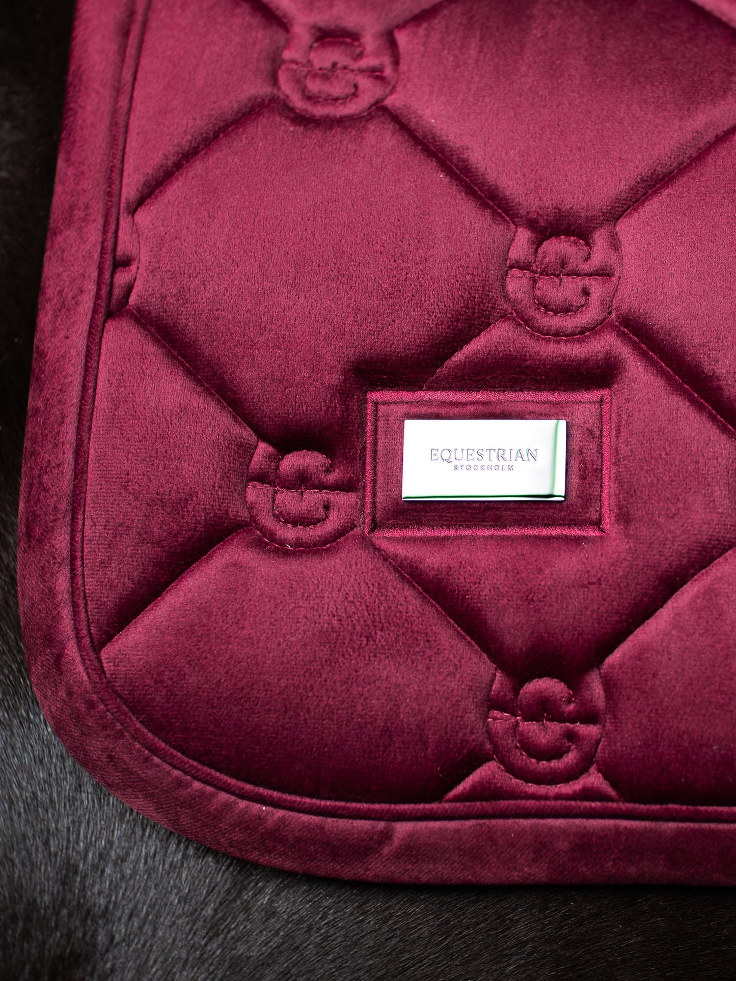 Equestrian Stockholm - FW26 Merlot - Jump Saddle Pad Velvet springzadeldek