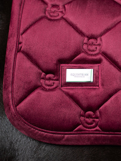 Equestrian Stockholm - FW26 Merlot - Jump Saddle Pad Velvet springzadeldek
