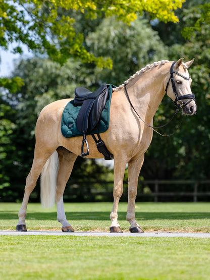 Equestrian Stockholm - FW26 Sycamore Green - Dressage Saddle Pad Velvet dressuurzadeldek