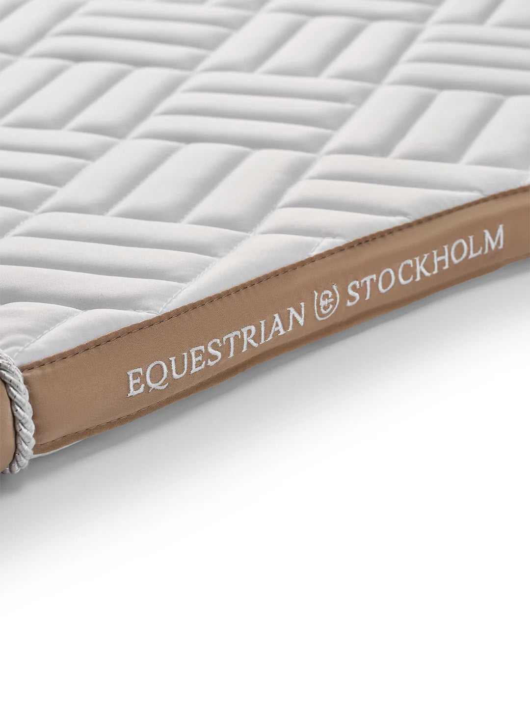 Equestrian Stockholm - SS26 Sable Blanc - Tapis de selle de dressage moderne dressuurzadeldek