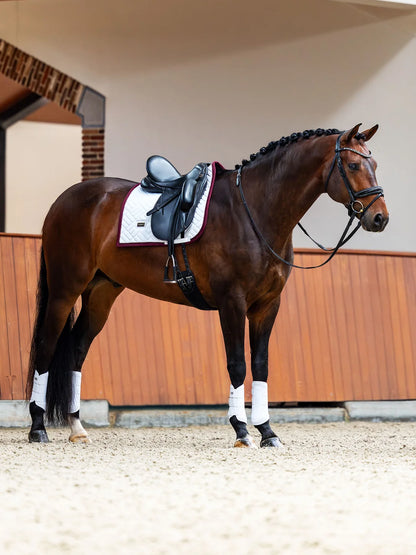 Equestrian Stockholm - FW26 White Merlot - Dressage Saddle Pad Modern dressuurzadeldek