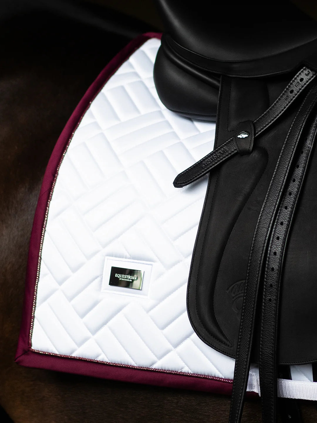 Equestrian Stockholm - FW26 White Merlot - Dressage Saddle Pad Modern dressuurzadeldek