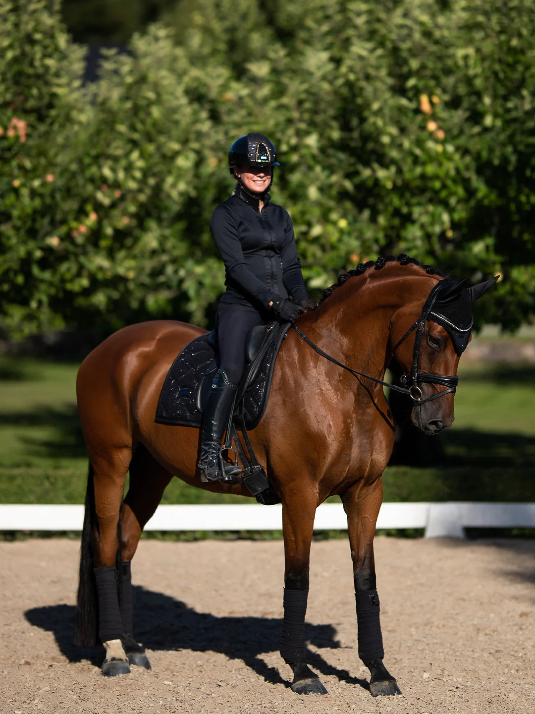Equestrian Stockholm - Core Collection - All Black Glimmer Dressage Saddle Pad dressuurzadeldek