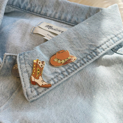 Wildflower Co - Cowgirl Hoed westernhoed emaille pin bruin