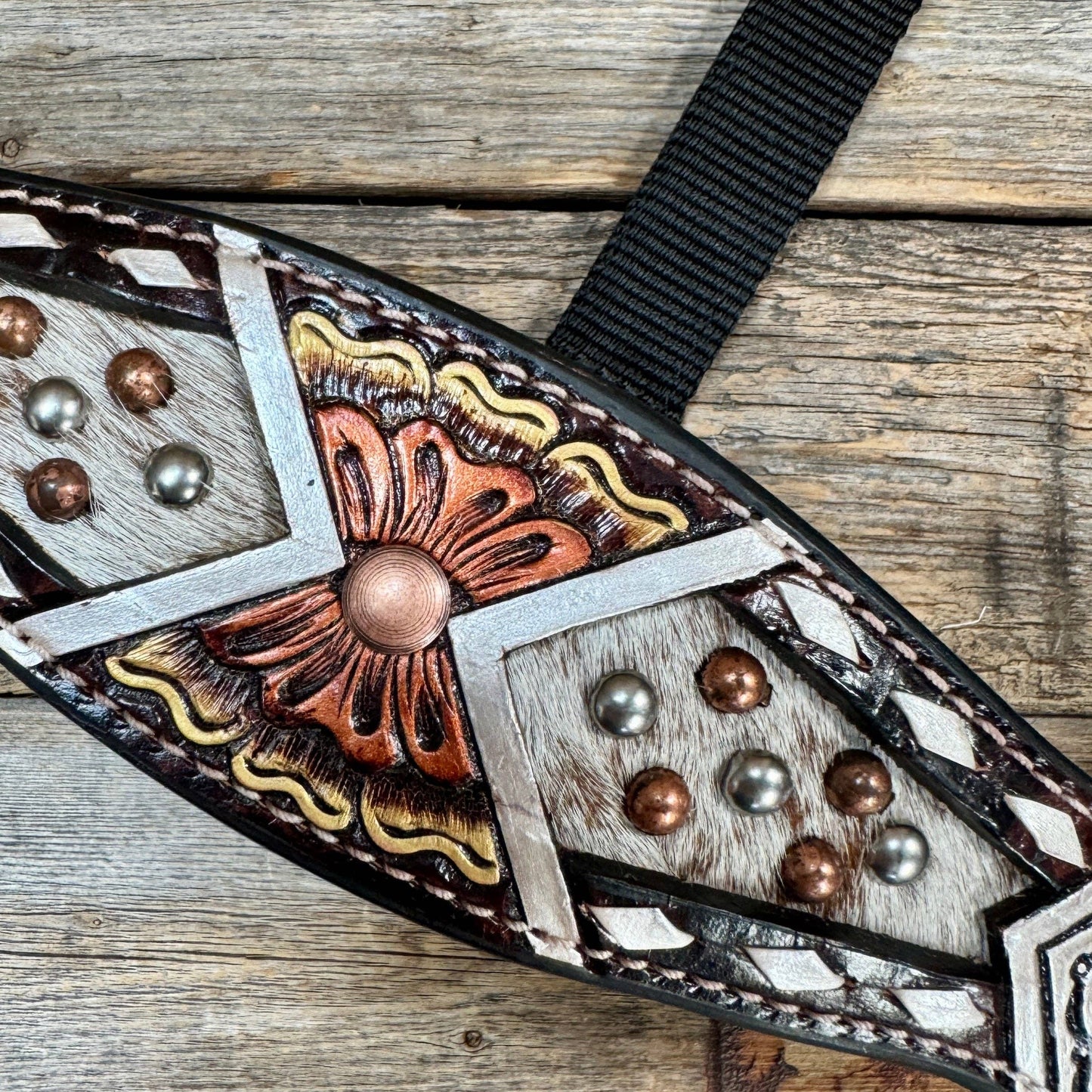 Rodeo Drive - Zwart nylon halster met neusriem luxe patroon van koeienhuid