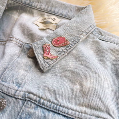 Wildflower Co - Cowgirl Hoed westernhoed emaille pin roze glitter