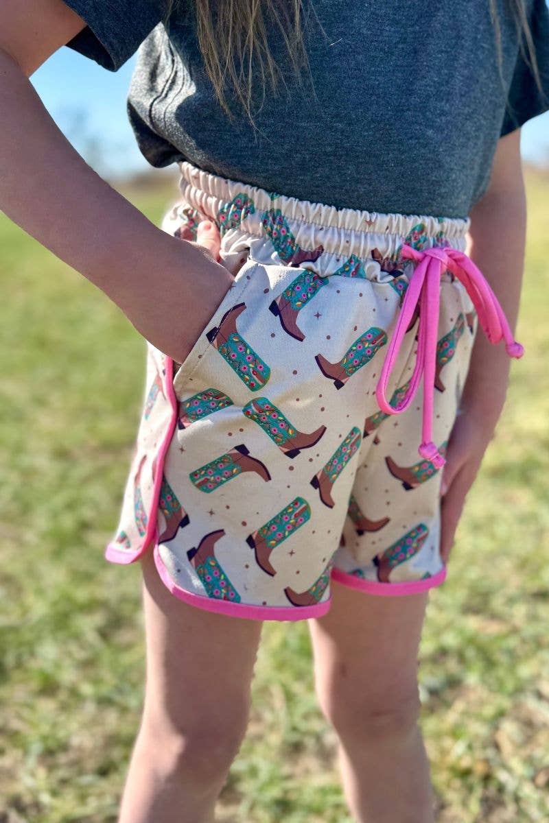 Sterling Kreek - Zomerse short 'Better in boots' Dames/ Kinderen