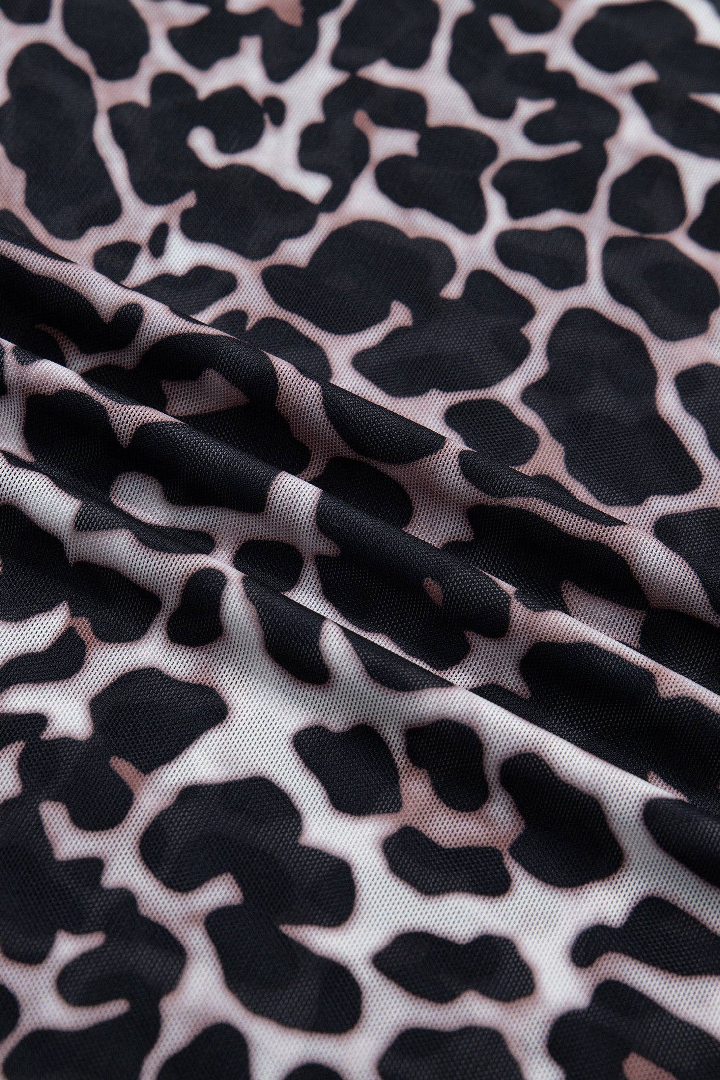 Pretty Bash - Kurzärmliges Netztop mit Leopardenmuster