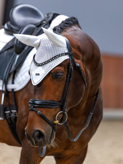 Equestrian Stockholm - Core Collection - Crystal White Modern Ear Bonnet oornetje