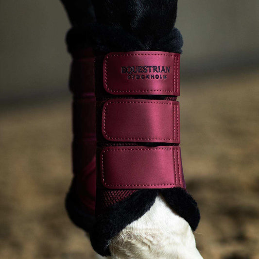 Equestrian Stockholm - FW26 Merlot - Fur Mesh Brushing Boots beenbeschermers