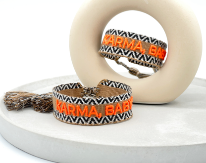 Parsley & Pepper - Karma, Baby! Armband Karamell/Schwarz/Weiß/Neonorange