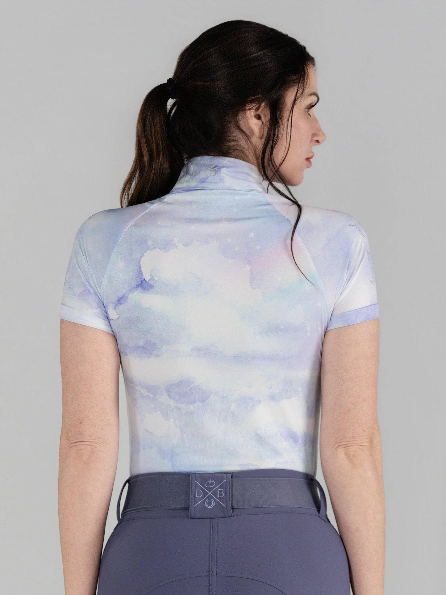 Dapplebay - Camisa de montar Opalite Skies de manga corta con cremallera 1/4