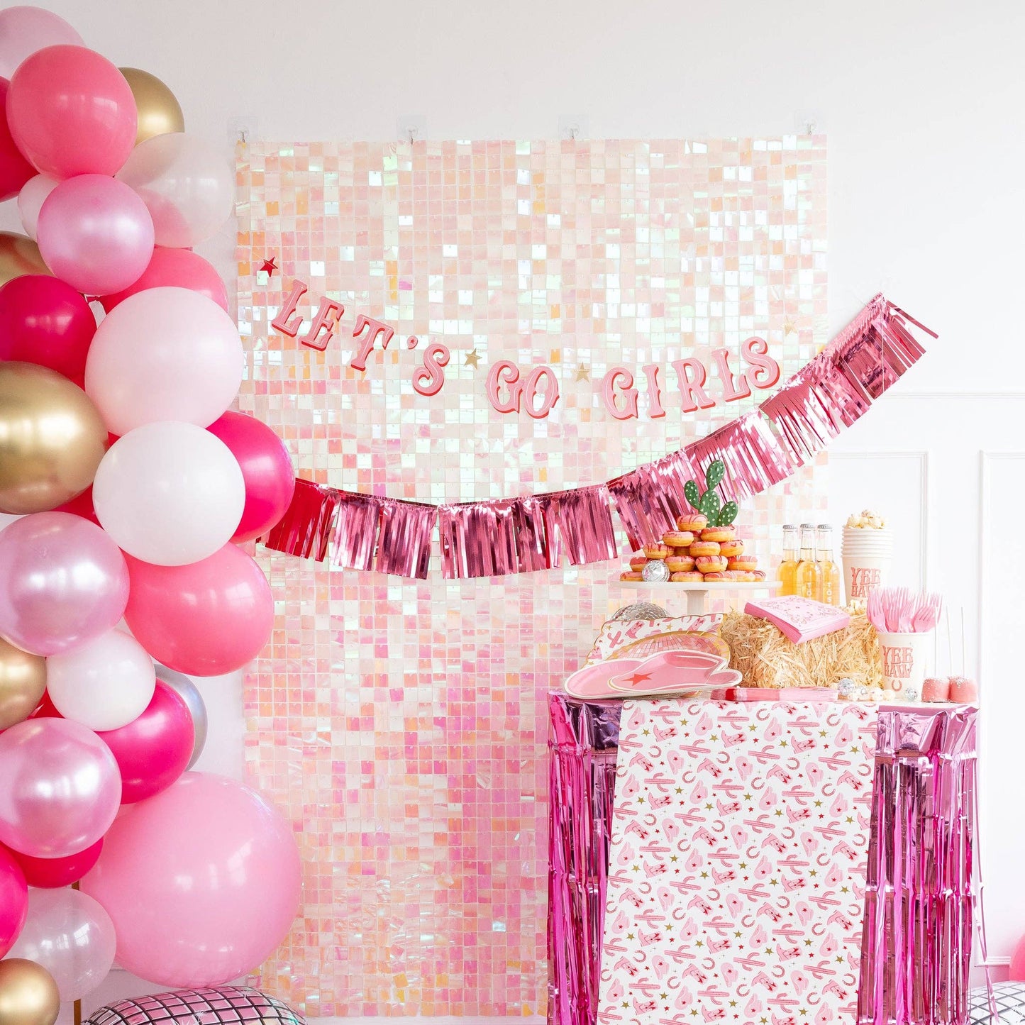 My Mind's Eye - Paper table runner with cowgirl country pattern