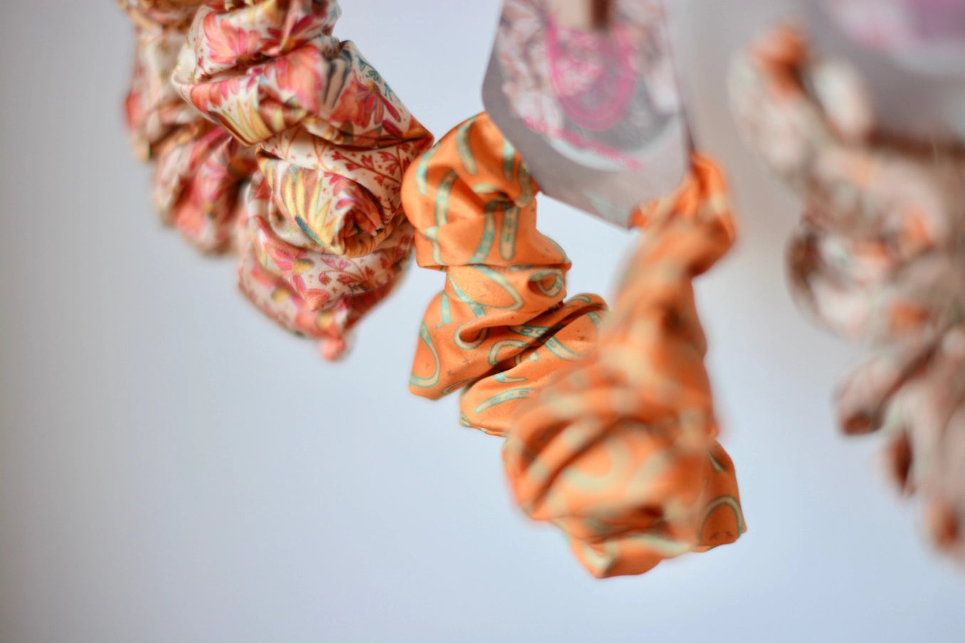 Tirzah Lane – Scrunchie-Set 3-tlg. Prärie zur goldenen Stunde