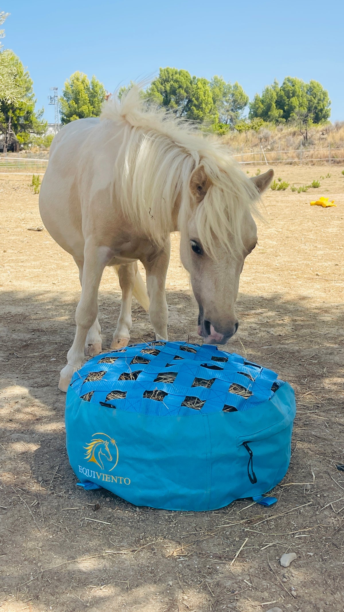 Equiviento - HayNest M (beige) hooizak slowfeeder