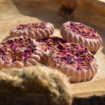 Frisian Roots Barn - Strawberry Bites natuurlijke paardenkoekjes aardbei 4st.