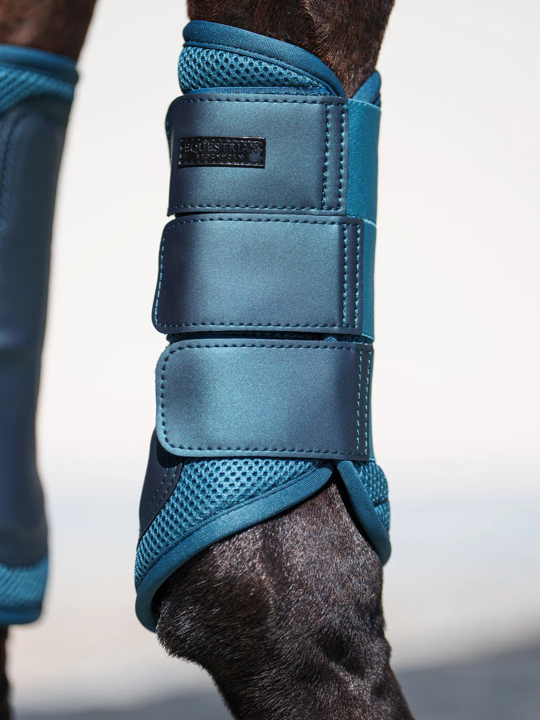 Equestrian Stockholm - FW25 Teal Blue - Mesh Brushing Boots beenbeschermers
