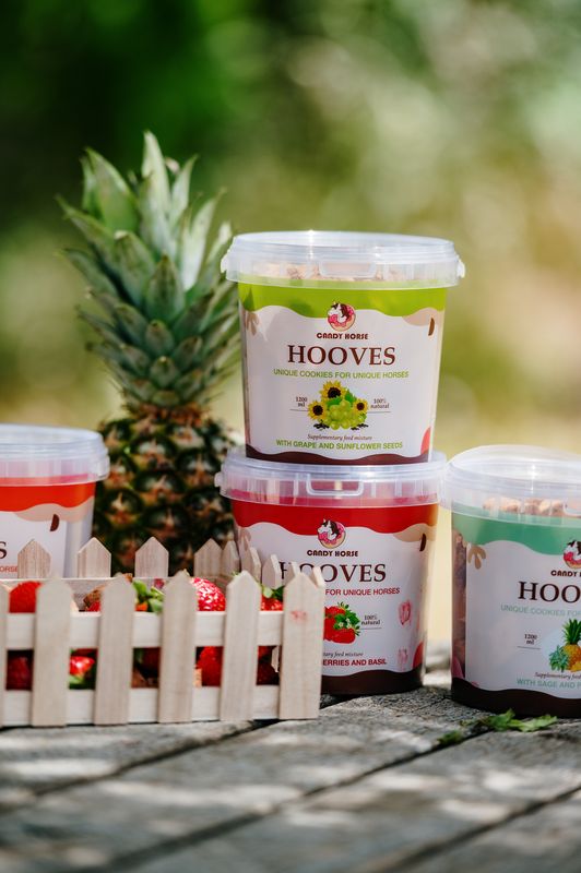 Candy Horse - Paardenkoekjes Hooves in emmertje 1,2L