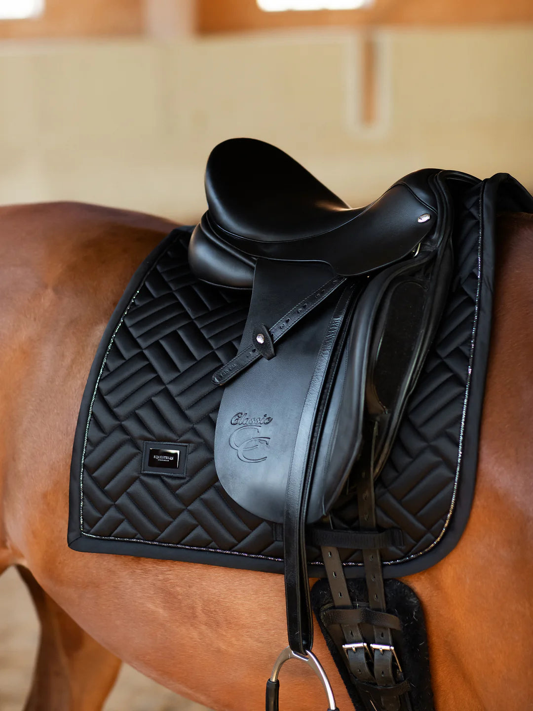 Equestrian Stockholm - Collection Core - Tapis de selle de dressage noir moderne dressuurzadeldek