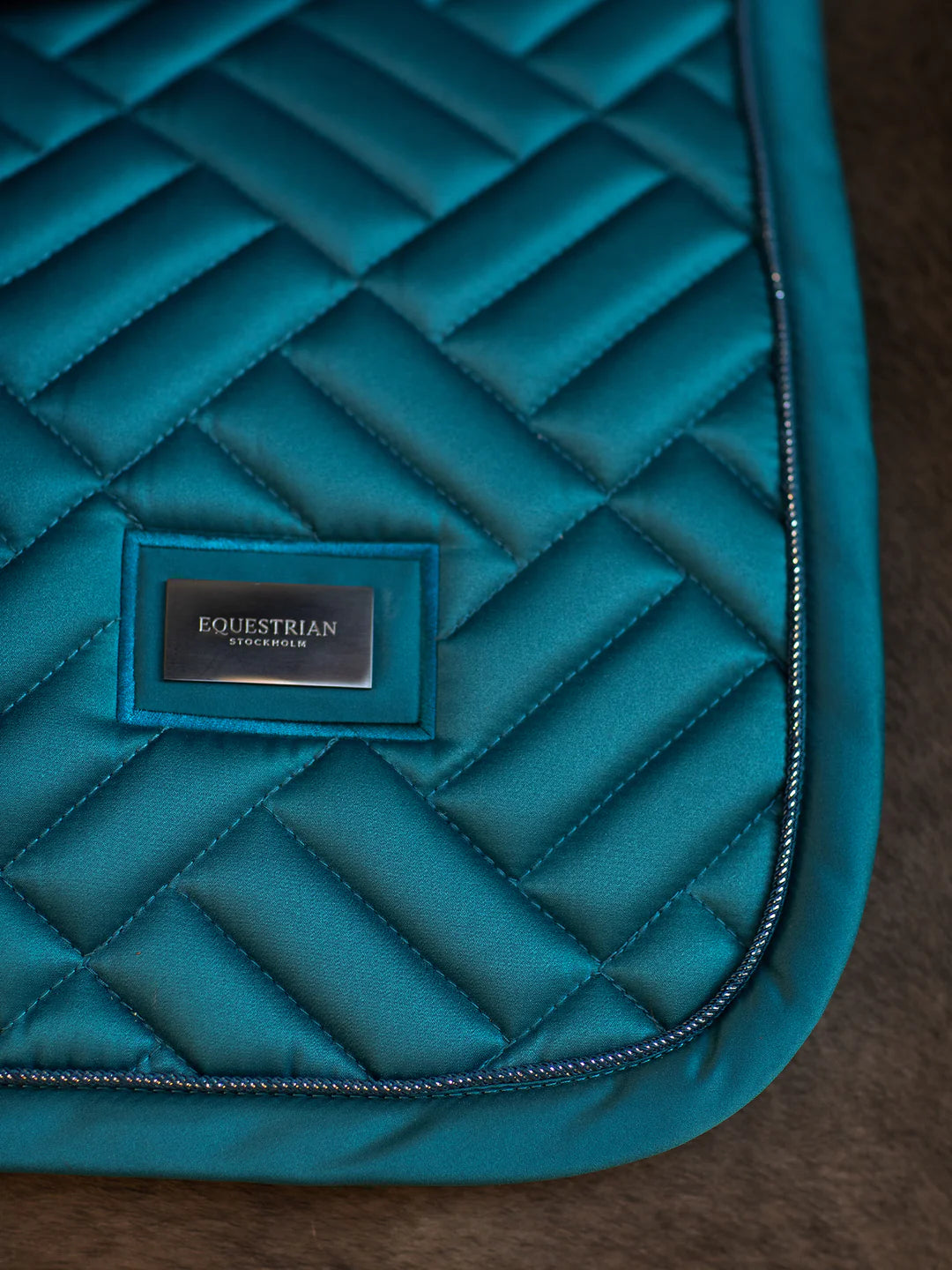 Equestrian Stockholm - FW25 Teal Blue - Sottosella da salto moderno springzadeldek